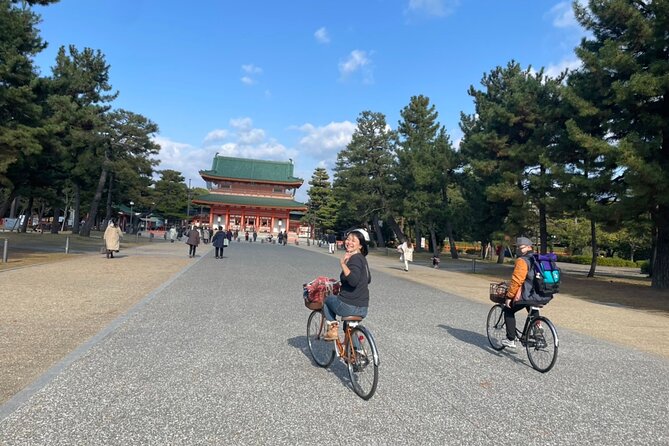 4.5-Hour Kyoto Bike Tour with Lunch and UNESCO Zen Temples - Kennin-ji: 30 minutes in Kyoto’s oldest Zen temple garden
