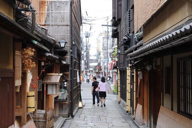 4 hours private tour of Kyoto - Fushimi Inari-taisha and the torii-gate rhythm