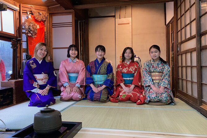 A Unique Antique Kimono and Tea ceremony Experience in English - A quiet Kyoto stop inside Miyagawa Tokusaburo Shoten