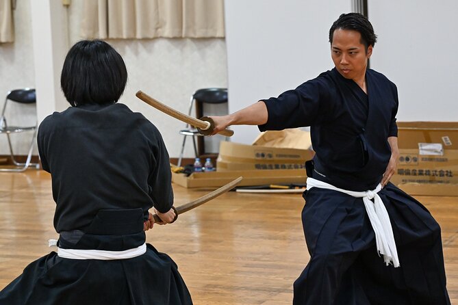 Ancient Katana Training in Kyoto with Local Students - Kenjutsu practice, learning swordsmanship through control not force