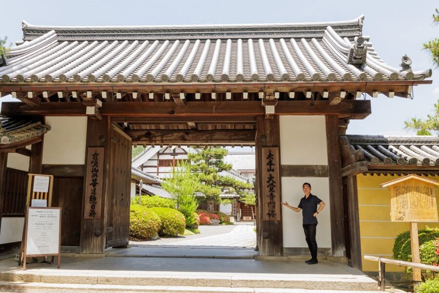 Arashiyama Hidden Gems: Walking Tour escaping crowds - The Tale of Genji option, how literature changes what you notice