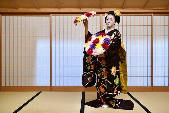 Authentic Kyoto Gion Geisha/Maiko Cultural Experience - The tatami room: tea ceremony, conversation, and live dance