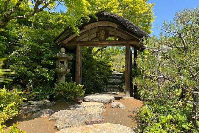 Bamboo Grove Temple and Garden Views Tour - Okochi Sanso Garden: hilltop views and a garden shaped by one person