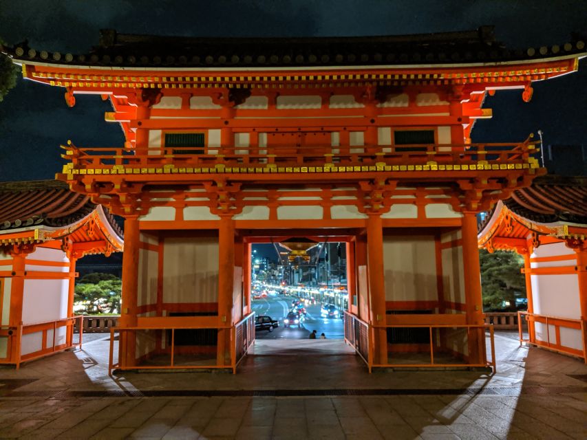 Best of Kyoto: Gion, Geisha, Pagodas & Cobblestones - Entering Gion with confidence: meeting point options and timing