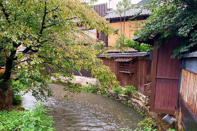 Carefree Private Exploration of Fushimi Inari, Gion, Kiyomizudera, and More - What makes the guide the real upgrade