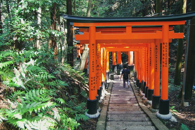 Crowd-Free Kyoto: Fushimi Inari, Nijo Castle & Kinkaku-ji - Kinkaku-ji Golden Pavilion: gold leaf, Zen temple, and timing