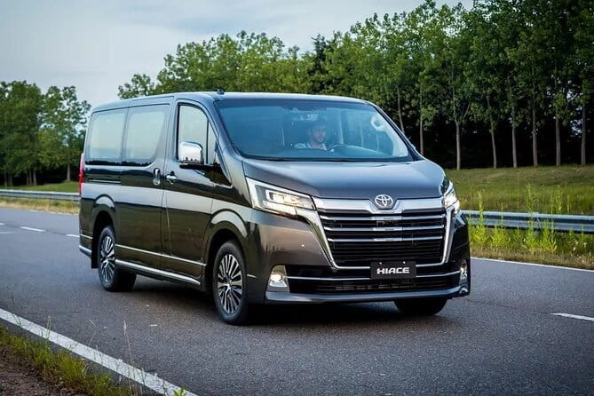 Departure by Private Sedan from Kyoto to Osaka Itami Airport ITM - Price value: when $117.11 per person makes sense