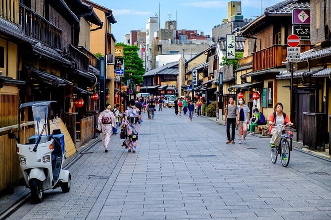 Discover Kyoto by Bike: Authentic Half Day Tour - Nanzen-ji Temple: a calm 30 minutes with context