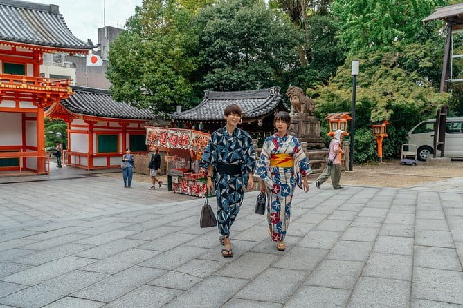 Discover Kyoto by Bike: Authentic Half Day Tour - Shimogamo Jinja: the long, wooded hour that makes the trip