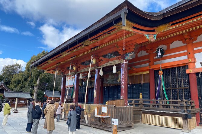 Discover the Secrets of Fushimi Inari and Gion with a Local Guide - Gion Streets, Machiya Houses, and What to Notice