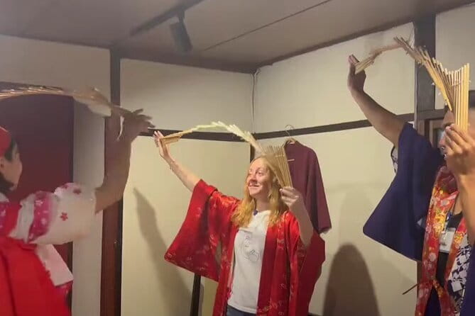 Experience the 400 year old tradition of BAMBOO TAMASUDARE - Costume rental, hood and haori coat included