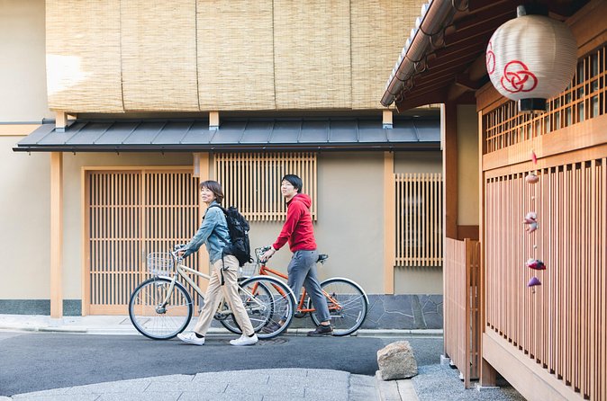 Explore Hidden Alleyway with a Local Expert (Afternoon Tour) - Afternoon timing, quiet streets, and why the route feels efficient