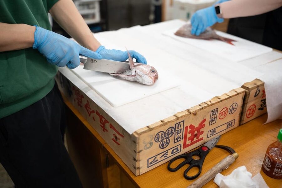 Fish cutting class - Coach level: what you actually learn from Chef Masashi and the team