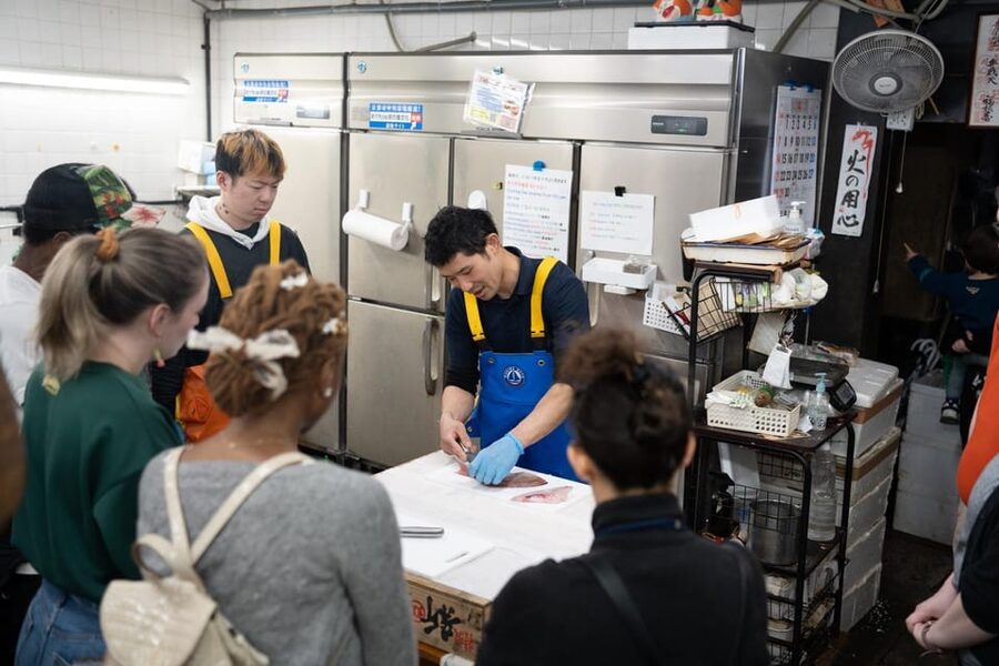 Fish cutting class - Lunch tasting: turning technique into real appreciation