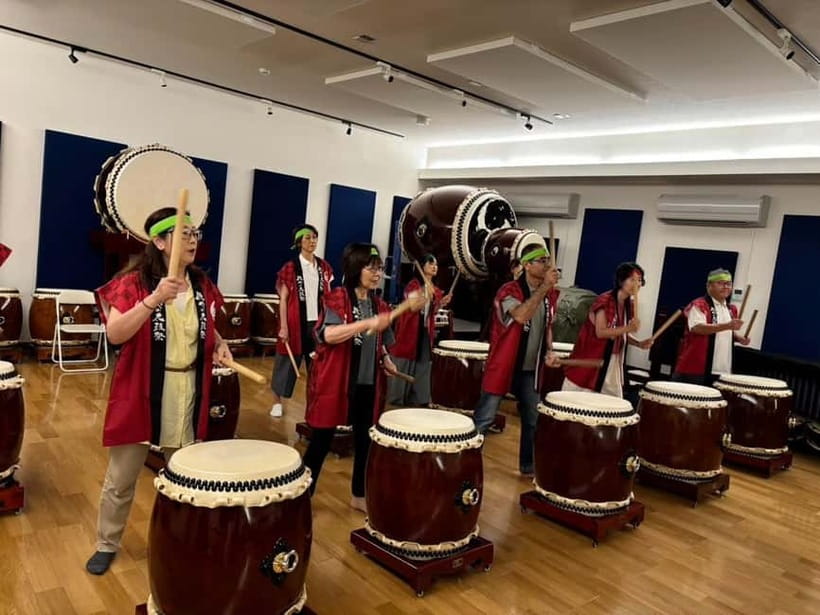 From Kyoto: Japanese Drum Taiko Workshop in Osaka - The finale: a short group song and a costume photo to take home