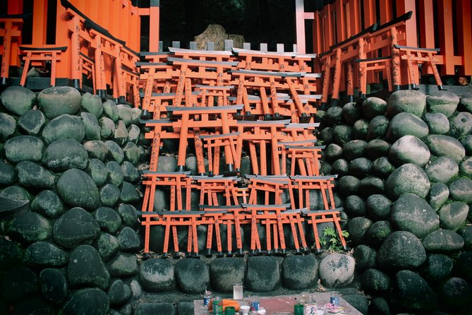 Fushimi Inari Shrine: Explore the 1,000 Torii Gates on an audio walking tour - Where you start: the fox statue across from Inari Station