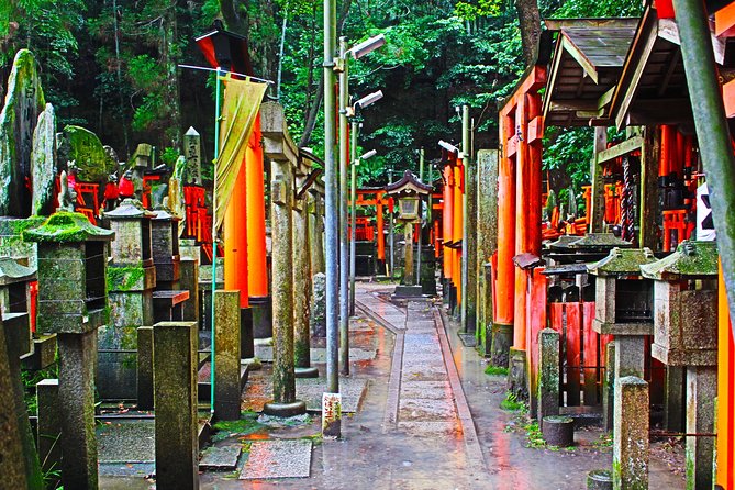 Fushimi Inari Shrine: Explore the 1,000 Torii Gates on an audio walking tour - Stop by stop: how the audio tour guides your attention