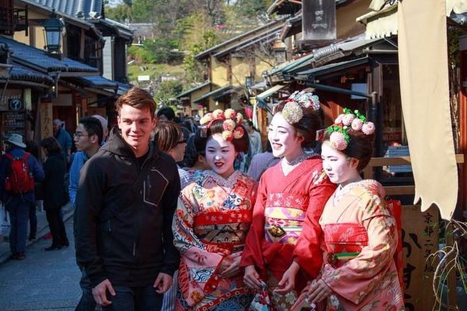 Gion and Fushimi Inari Shrine Kyoto Highlights with Government-Licensed Guide - Fushimi Inari-taisha: Torii Gates First, Then You Learn How to Read the Trails