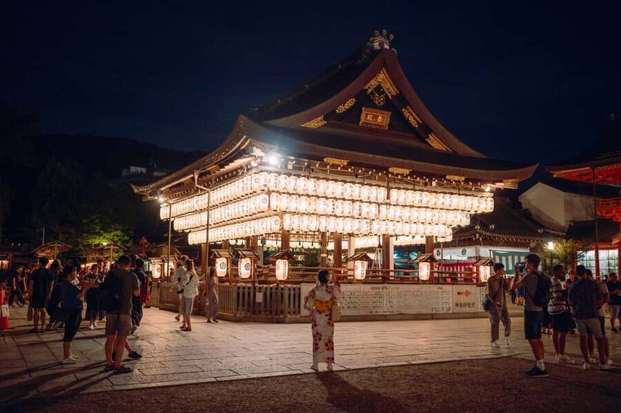 Gion at Night: Secrets and Legends of the Geishas - Why Gion at Night Feels Different