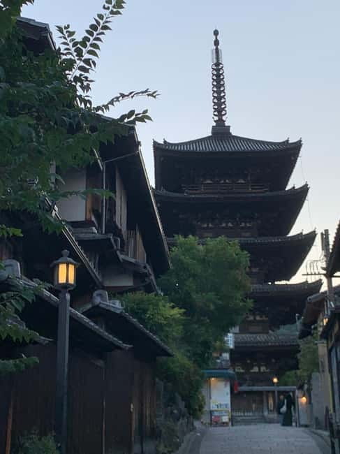 Gion Night Walk:Discover Geisha Culture in Kyoto - Historic Streets and Traditional Houses: What Your Guide Points Out