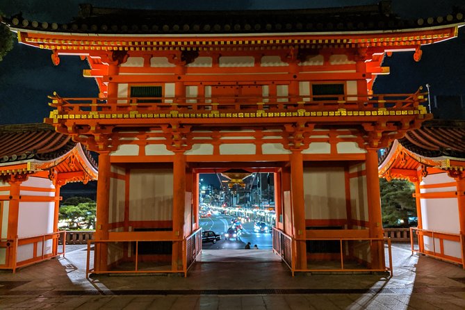 Gion Night Walking Tour - A brief Zen moment: calmer pacing in the middle of the walk
