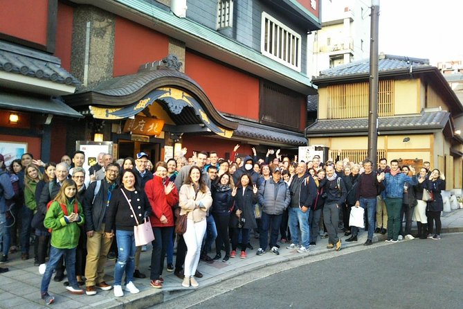 Gion Walking Tour by Night - Group size, pace, and the tradeoffs of a guided walk