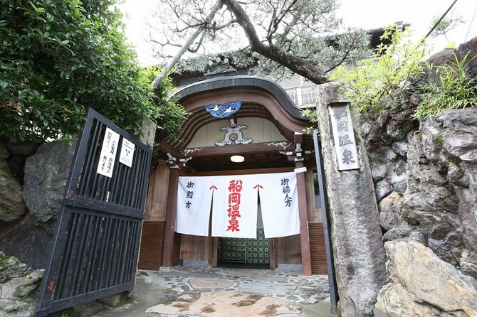 Guide tour of Japanese bathing culture at Funaoka Onsen - Timing, Group Size, and How to Be Ready
