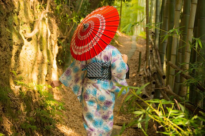 Guided Photoshoot of Fushimi Inari Shrine and Secret Bamboo Grove - The bamboo grove break: calmer scenes you can use all day