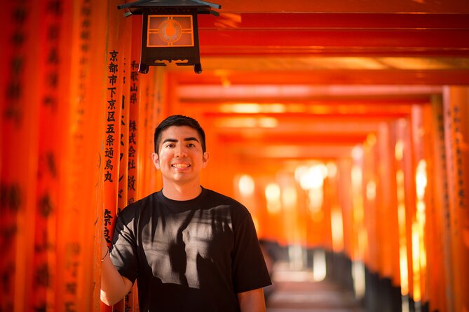 Guided Photoshoot of Fushimi Inari Shrine and Secret Bamboo Grove - Props that help: fans and umbrellas on request