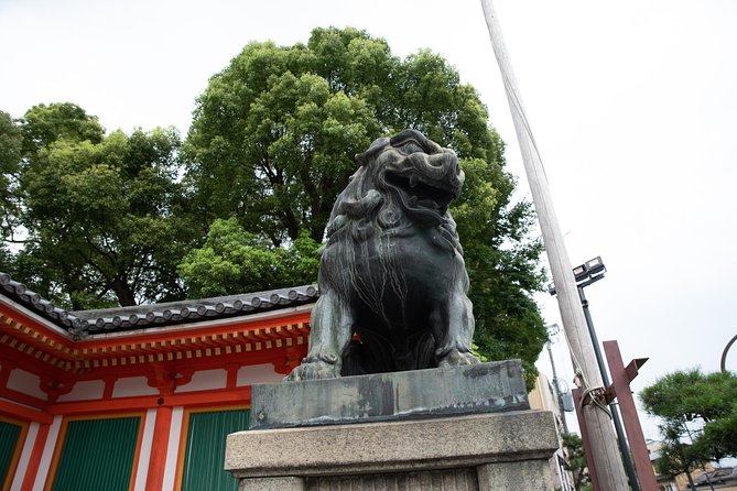 Highlights & Hidden Gems With Locals: Best of Kyoto Private Tour - Kyoto Municipal Zoo area: feudal-looking lanes before the big sights