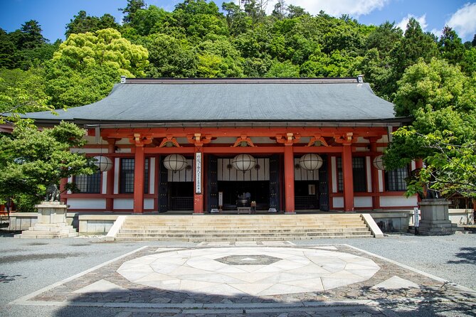 Hiking Tour for Sacred Sites in Kyoto with a Guide - Meeting your National Licensed English guide (and why it helps)