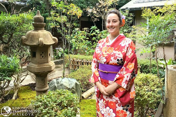 Kimono Tea Ceremony at Kyoto Maikoya, NISHIKI - Choosing your kimono and getting photo-ready