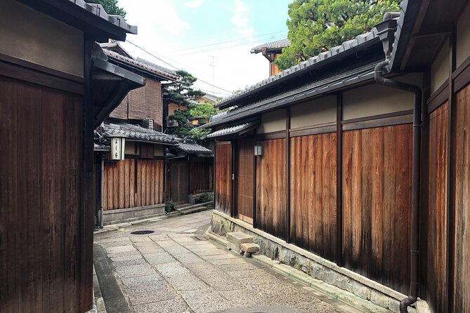Kiyomizu Temple and Backstreets of Gion, Half Day Group Tour - Sannenzaka and Ninenzaka Slopes: The Street That Defines Higashiyama