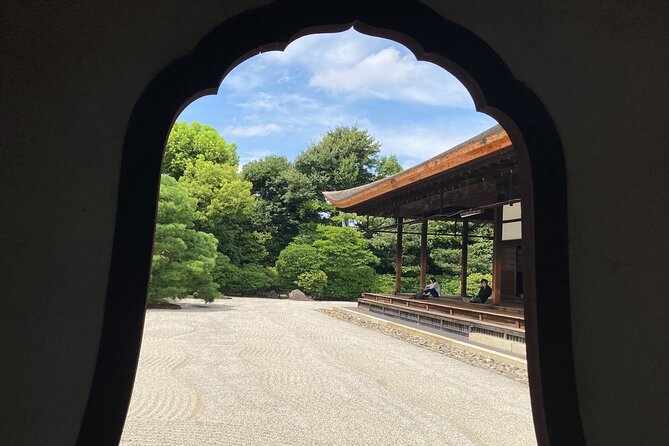 Kiyomizu Temple and Backstreets of Gion, Half Day Group Tour - Kyoto Ceramic Center Meet-Up: A Calm Start Before the Climb