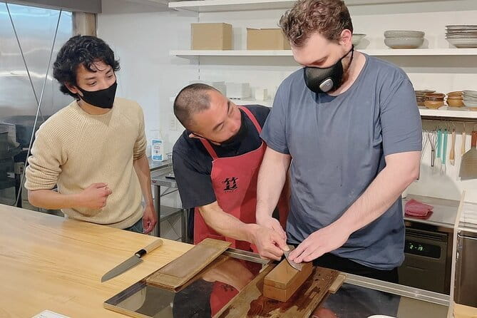Knife Workshop with a Master Cutler - Sharpening your own santoku with a master cutler