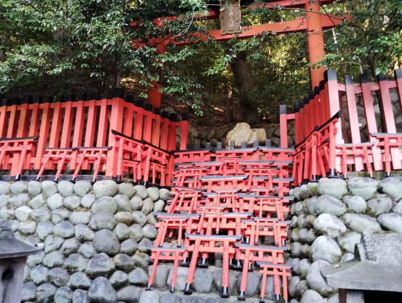 Kyoto: 1.5-Hour Guided Tour of Fushimi Inari Shrine - Why this short guided walk works at Fushimi Inari