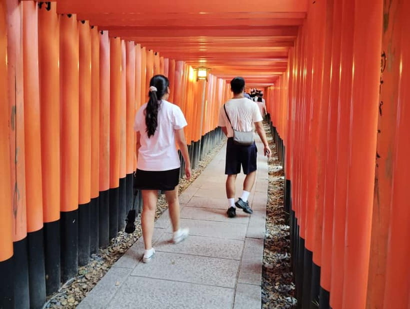 Kyoto: 1.5-Hour Guided Tour of Fushimi Inari Shrine - Meeting at Inari Station, finding your guide, and starting smoothly