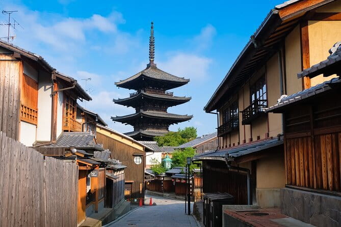 Kyoto: 1.5 Hour Nishiki Market Private Tour with 3 Tastings - What this tour feels like on the ground