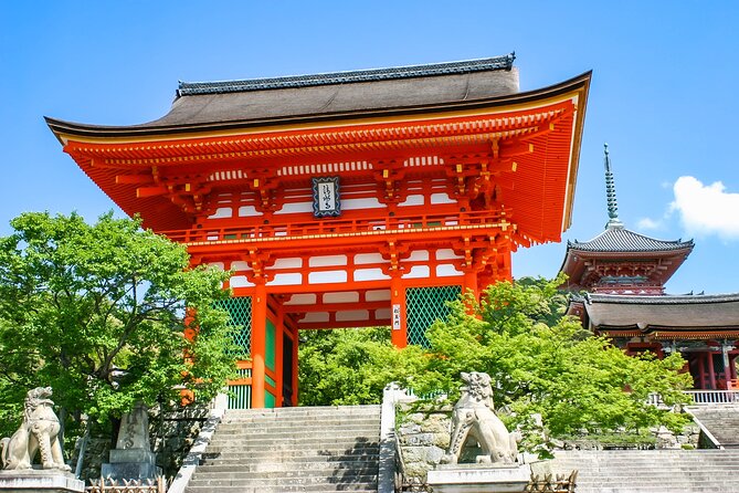 Kyoto 1 Day Golden Route Bus Tour - Kyoto Handicraft Center: shopping time built into the route