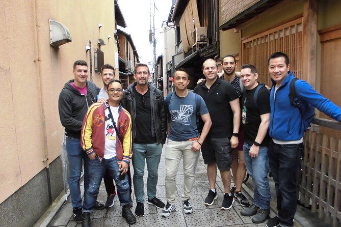Kyoto 4 hr Gion Private Guided Tour & Maiko or Geisha Dinner - Drinks and local custom: what is included, what costs extra