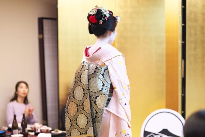 Kyoto 4 hr Gion Private Guided Tour & Maiko or Geisha Dinner - Price and value: what $578.56 per person is really buying