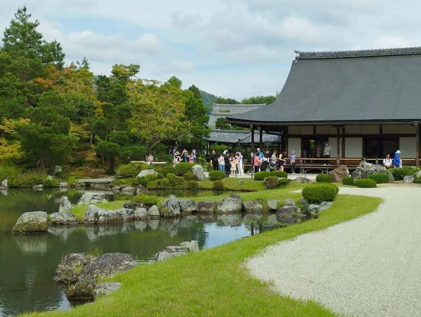 Kyoto: Arashiyama Bamboo Forest and Nijo Castle Private Tour - Nijo Castle: UNESCO atmosphere with clear visitor flow