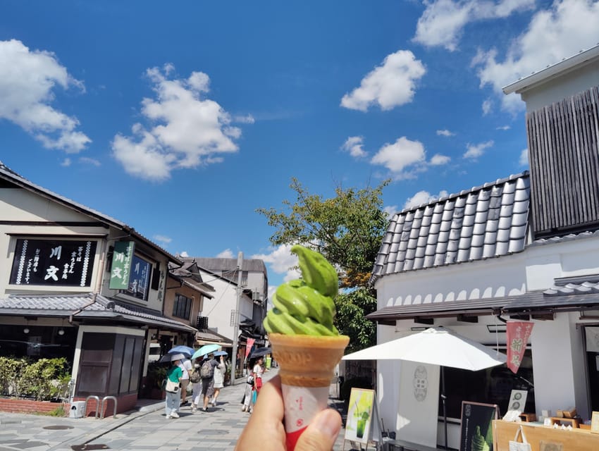 Kyoto: Enjoy Byodoin Temple and Tea Sweets - 90 Min Tour - Byodoin Temple in Uji, a short visit with serious gravitas