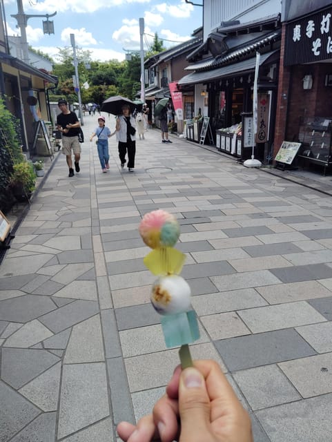 Kyoto: Enjoy Byodoin Temple and Tea Sweets - 90 Min Tour - The street food tasting window: 20 minutes, plan like a pro