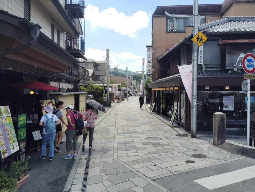 Kyoto: Enjoy Byodoin Temple and Tea Sweets - 90 Min Tour - What to bring for a comfortable temple and tea street visit