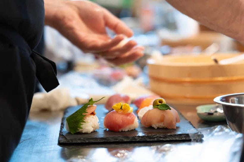 Kyoto: Enjoy Sushi & Market Tour! Best for Family & Couple! - Seasonal Sightseeing Tips That Actually Help You Plan