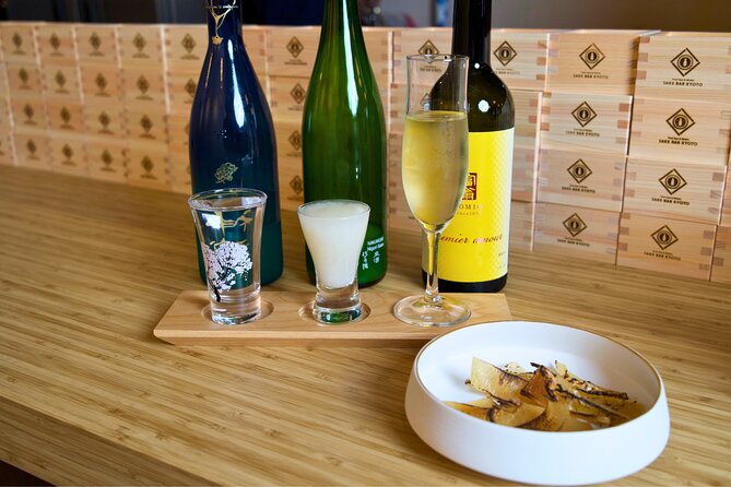 Kyoto Food and Sake Tour Experience - First steps at SAKE BAR KYOTO, 3 minutes from Kawaramachi