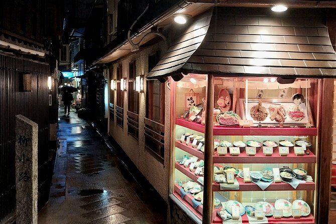 Kyoto Food Tour of 10 Tastings with Wagyu, Mochi & More Surprises - Okonomiyaki in a quaint Kyoto restaurant
