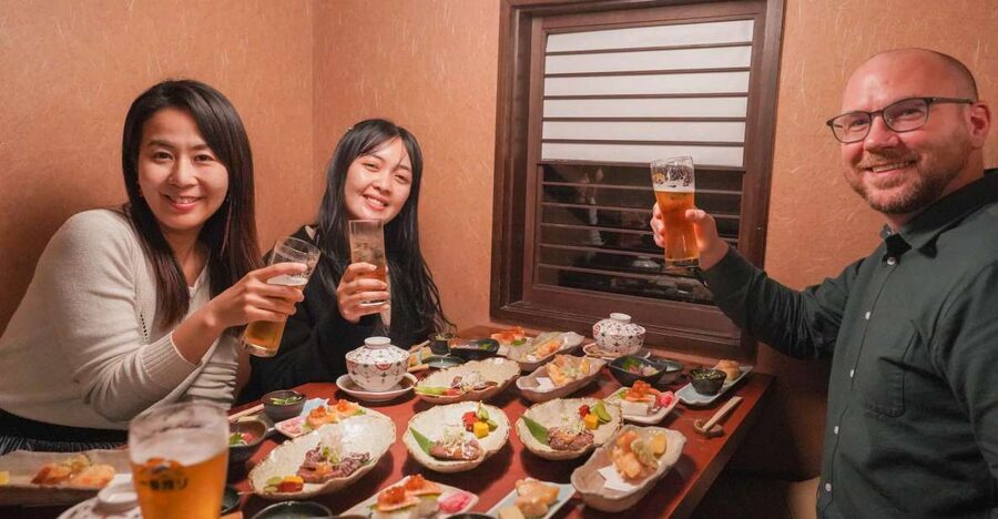Kyoto: Foodie Night Tour in Gion with 9 dishes + 6 Sake - Why a Gion food night makes sense