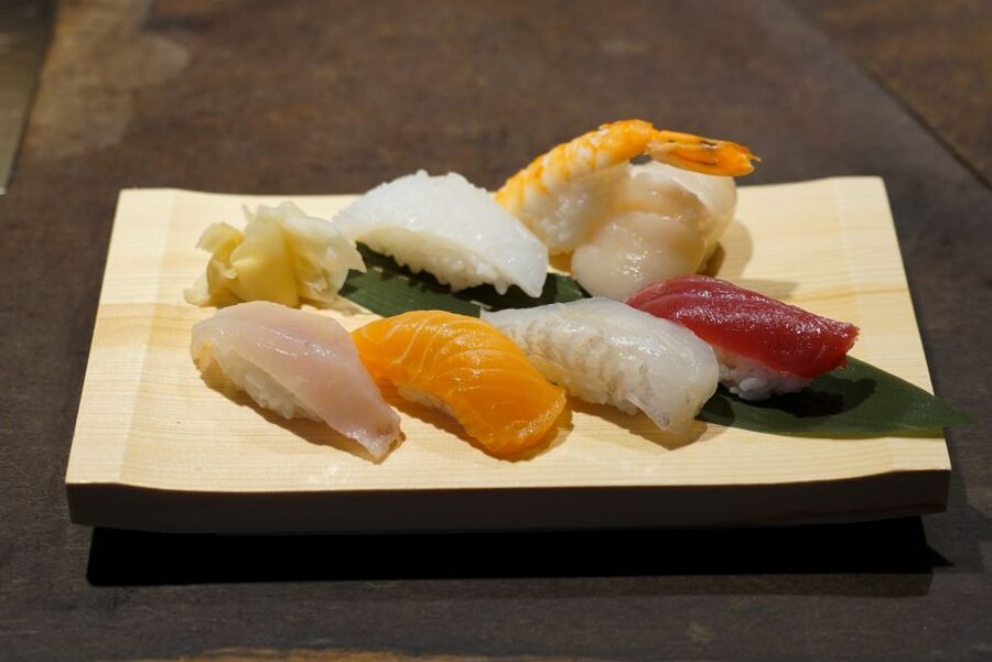 Kyoto: Foodie Night Tour in Gion with 9 dishes + 6 Sake - How the Pontocho dinner stops feel different